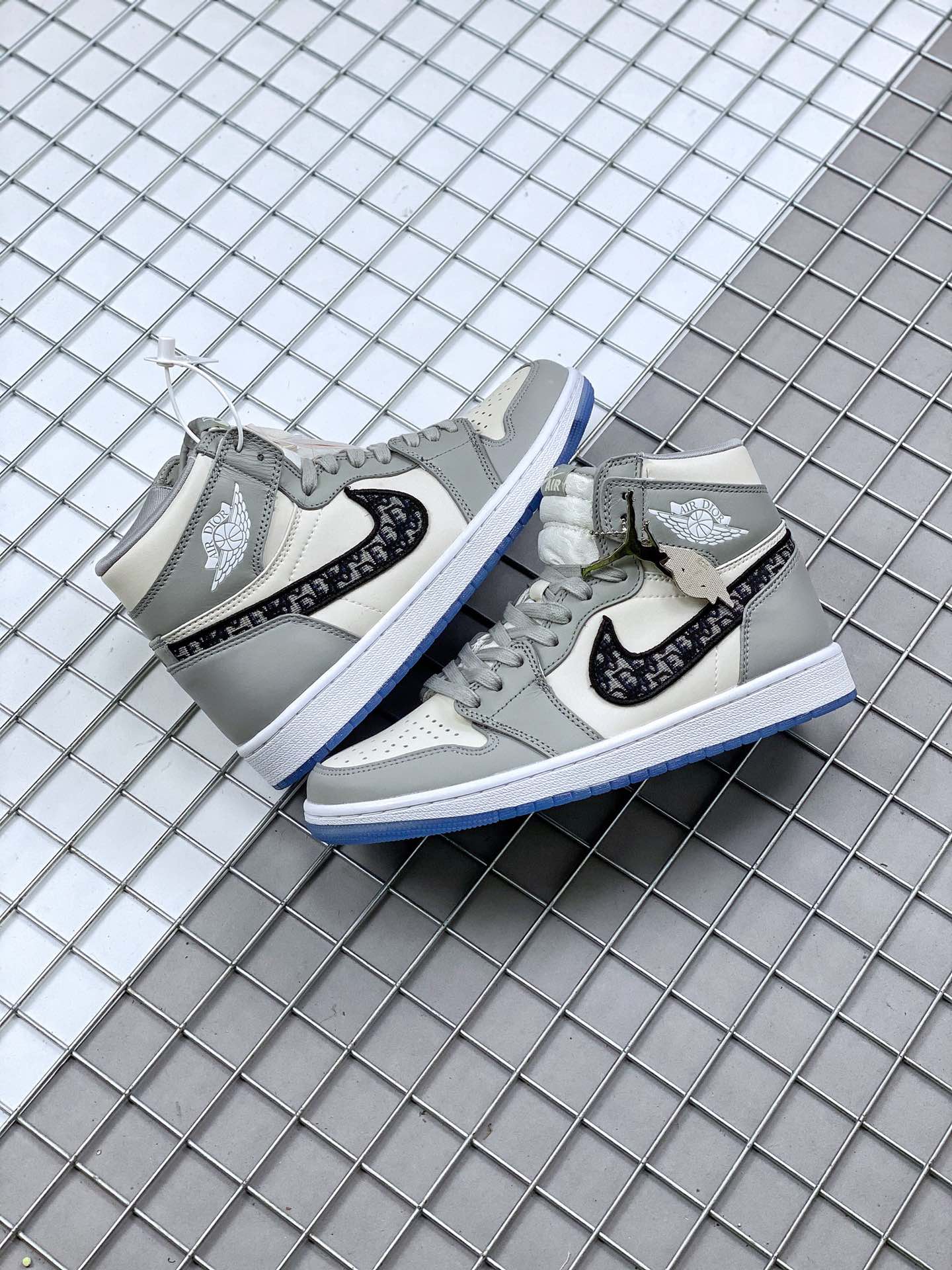 Jordan/Air Jordan [Real Mark] aj1 AJ1 Jordan 1 Generation Joe 1 Low-Group Series Air Jordan 1 Low University Gold Item No.: 553558-611 Joe 1 Low-Group White Red 39-459 - Image 5
